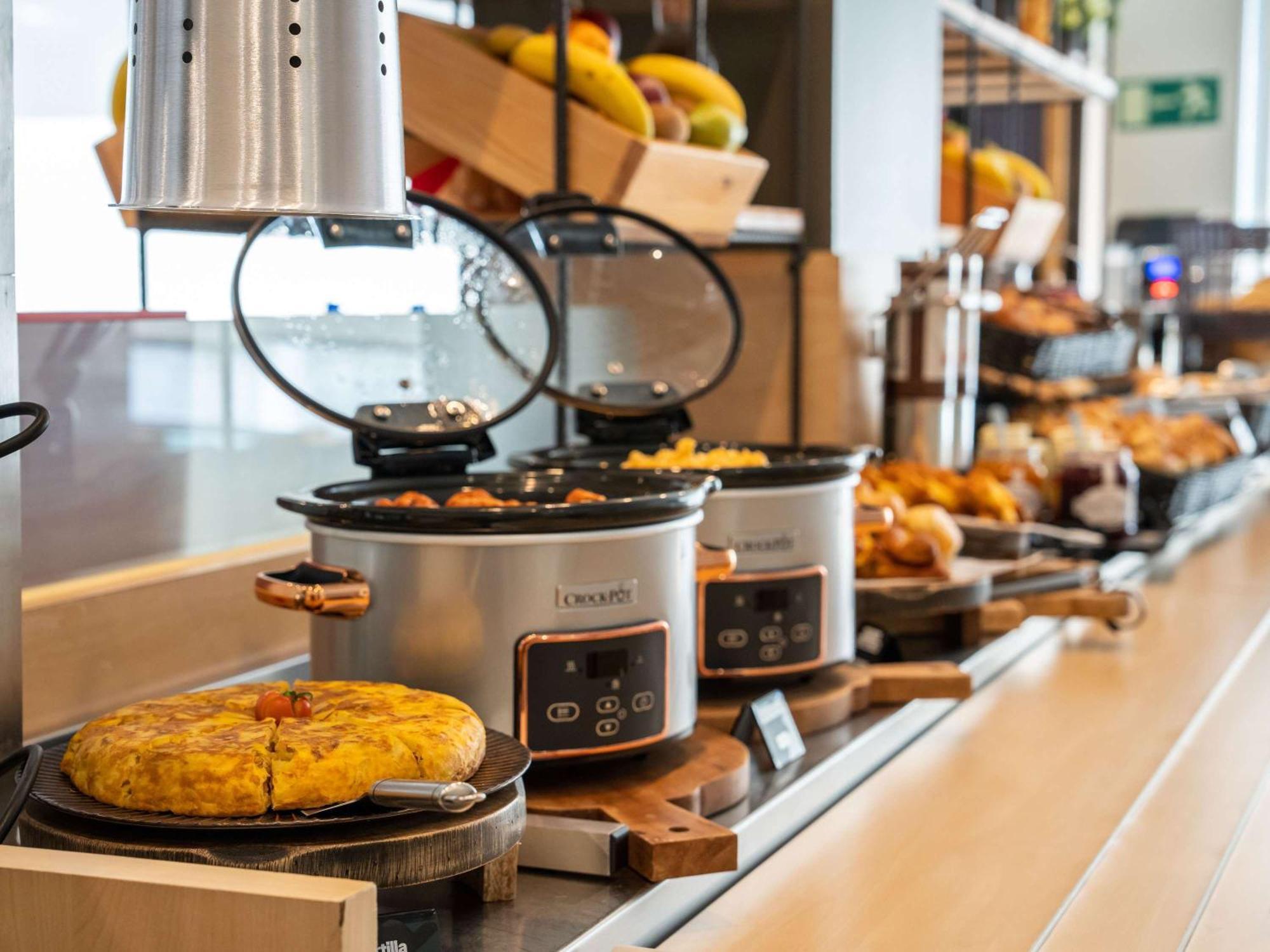 Ibis Madrid Alcobendas Bagian luar foto