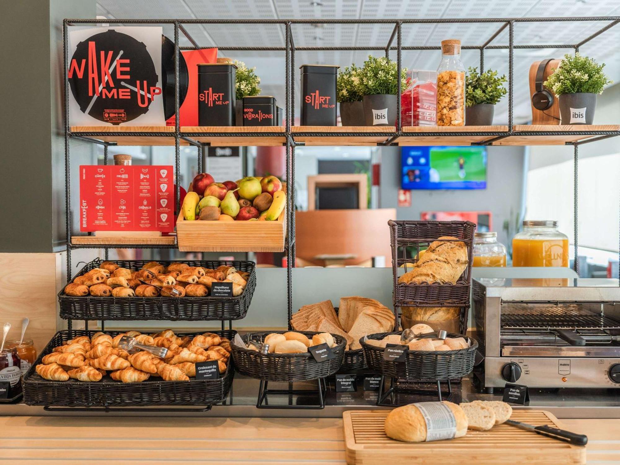 Ibis Madrid Alcobendas Bagian luar foto