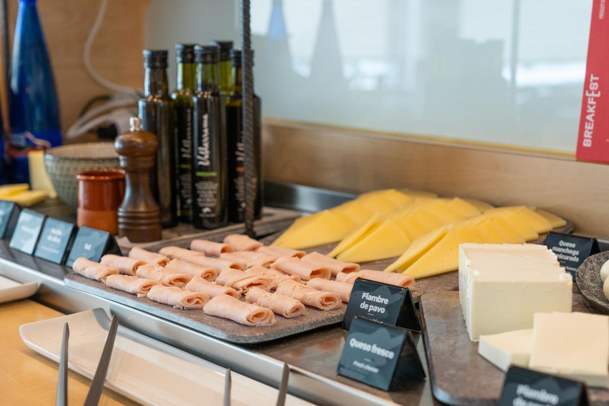 Ibis Madrid Alcobendas Bagian luar foto