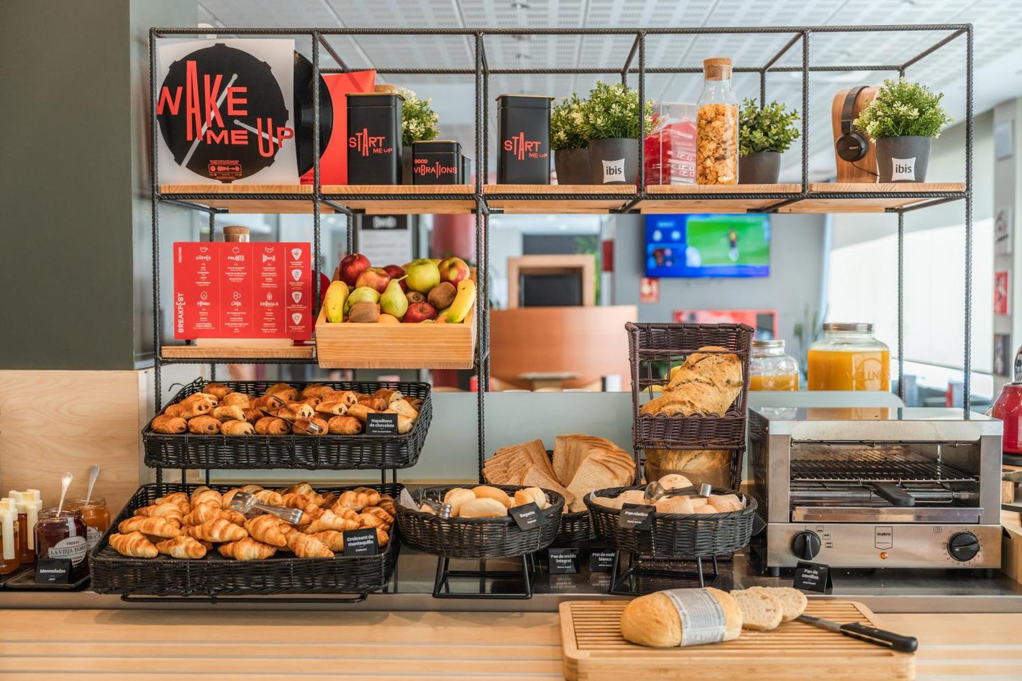 Ibis Madrid Alcobendas Bagian luar foto