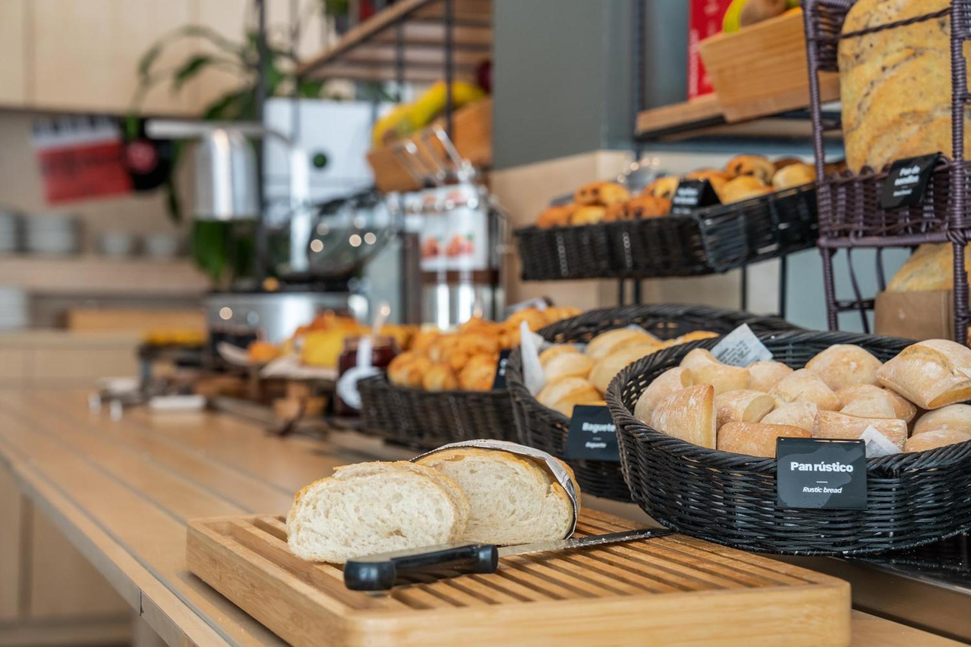 Ibis Madrid Alcobendas Bagian luar foto