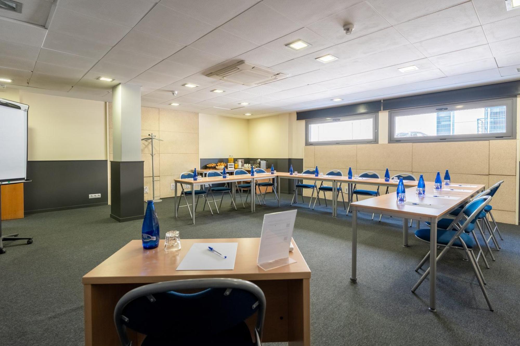 Ibis Madrid Alcobendas Bagian luar foto
