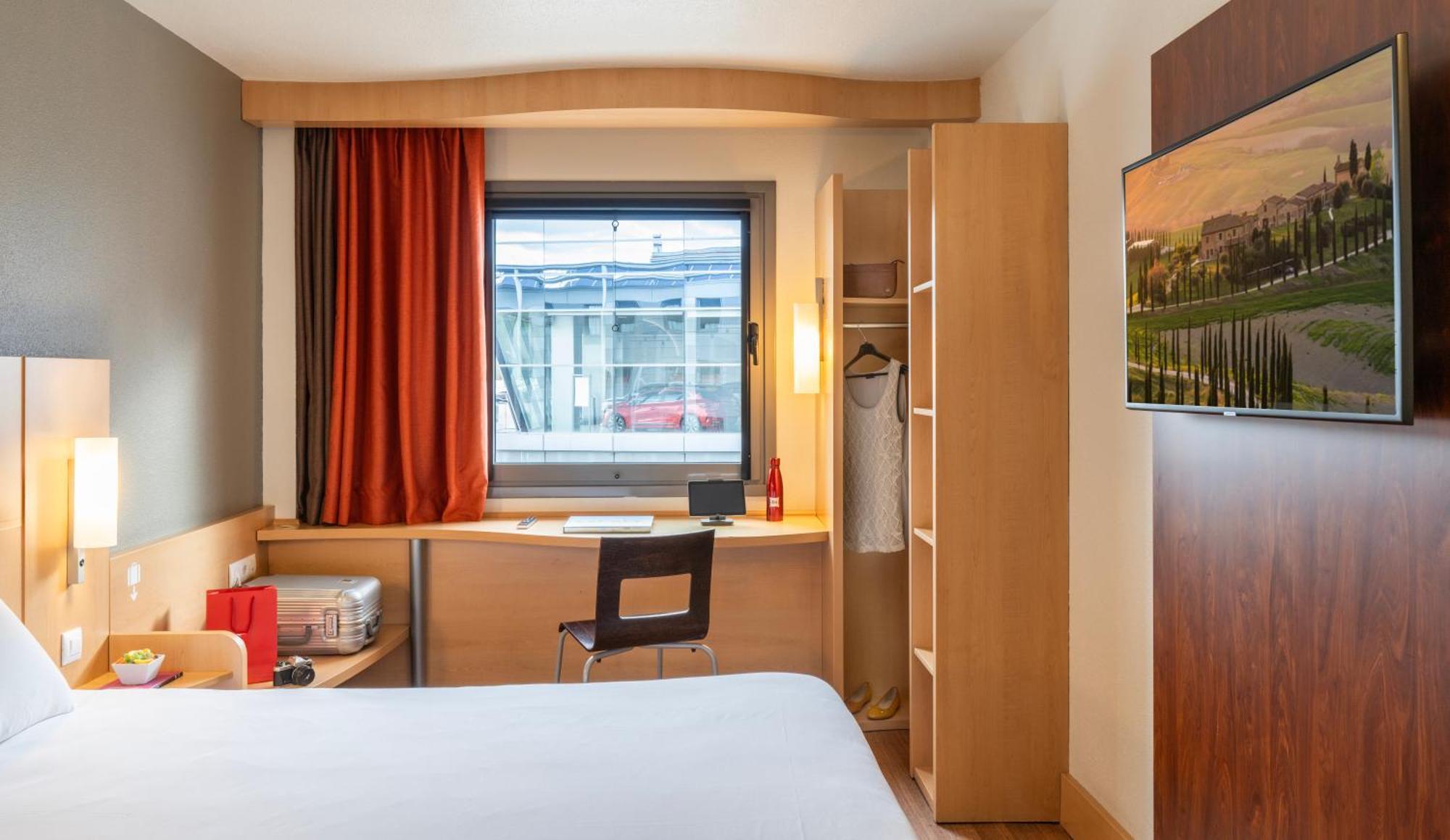 Ibis Madrid Alcobendas Bagian luar foto