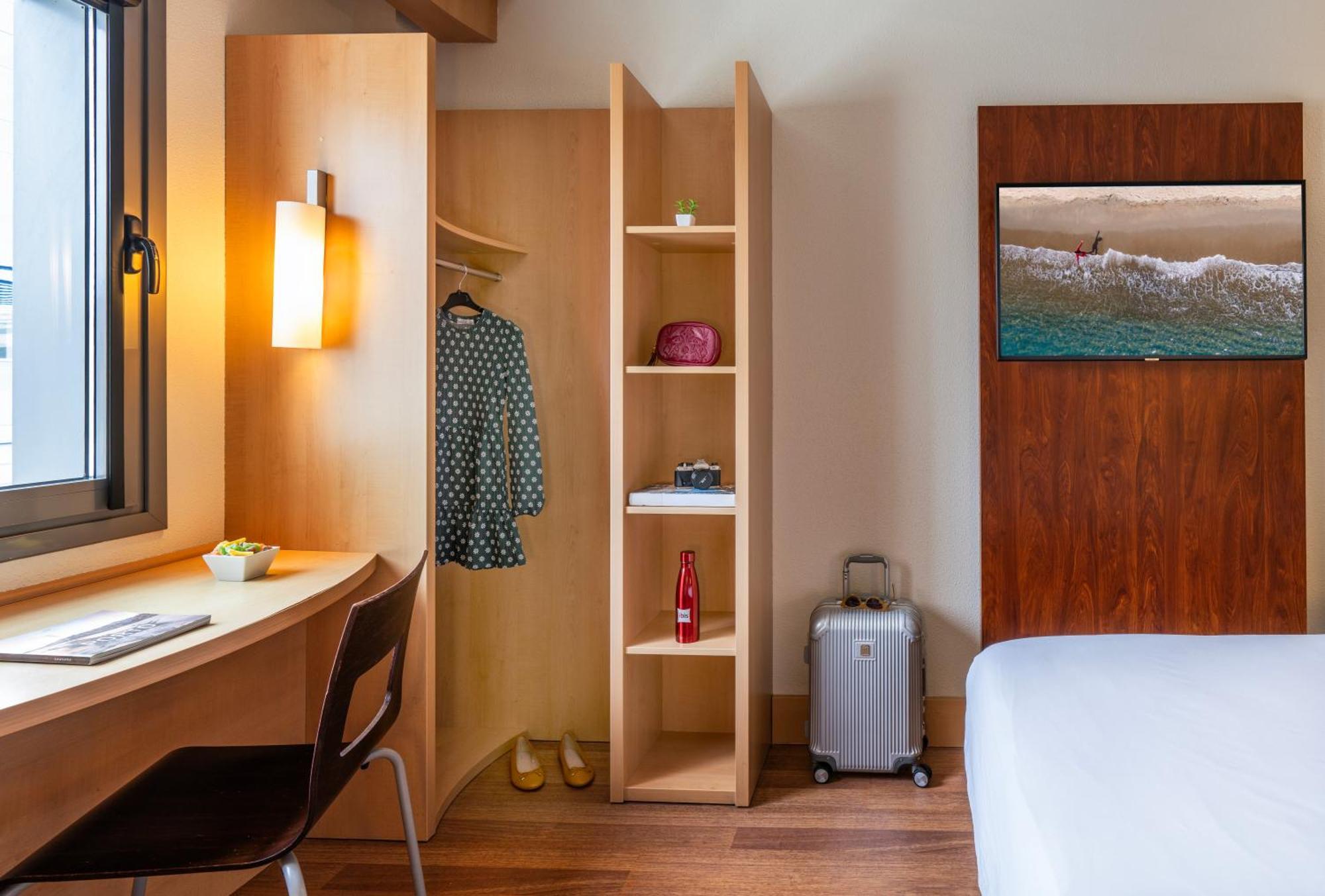 Ibis Madrid Alcobendas Bagian luar foto