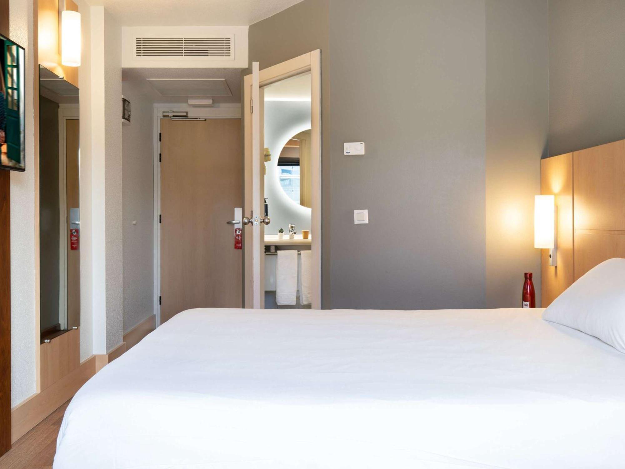 Ibis Madrid Alcobendas Bagian luar foto