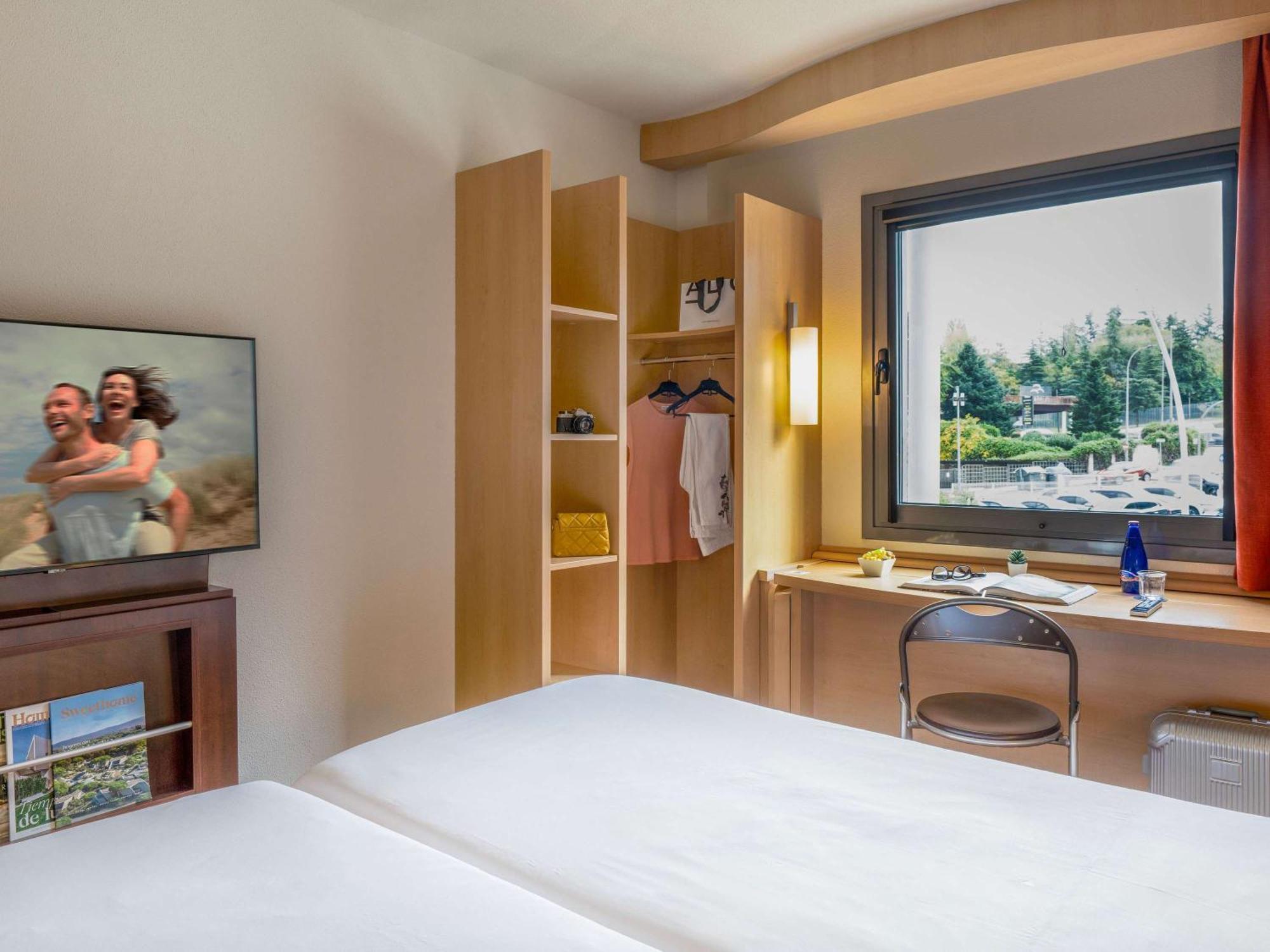 Ibis Madrid Alcobendas Bagian luar foto