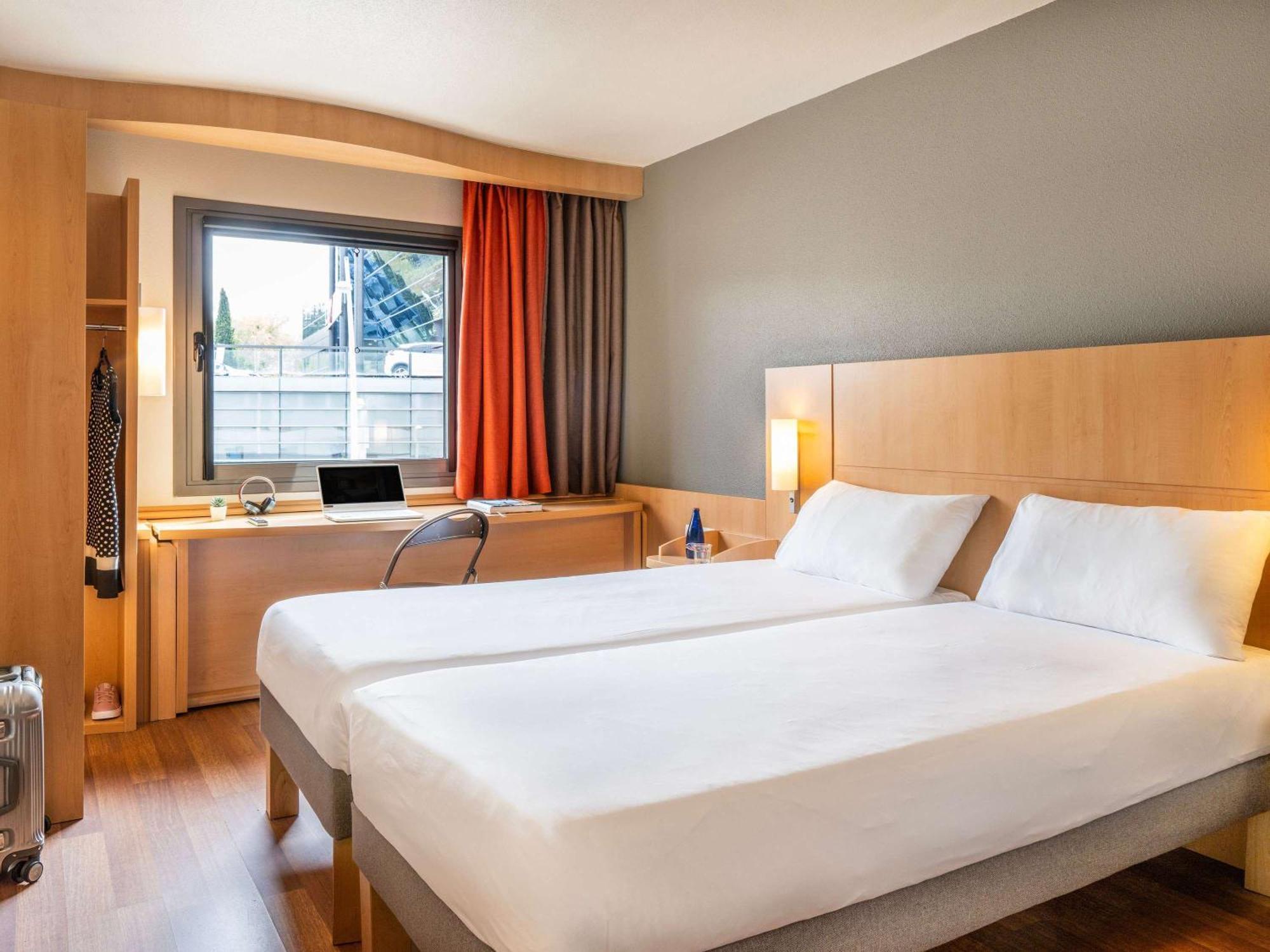 Ibis Madrid Alcobendas Bagian luar foto